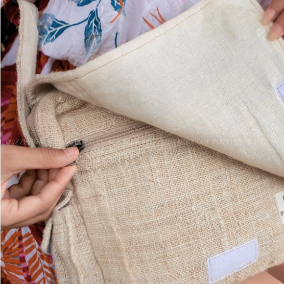 Pure Hemp Crossbody Bag - Picture 4 of 6